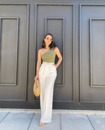 Pair White Jeans
